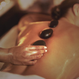 مساج الأحجار الساخنة 60 دقيقة