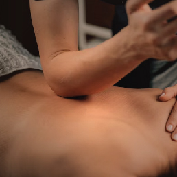 مساج الأنسجة العميقة 90 دقيقة